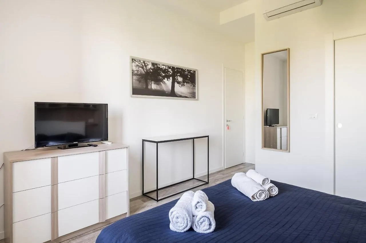 Апартаменты Bologna Accommodation - Fiera - Self Checkin - 24H Италия